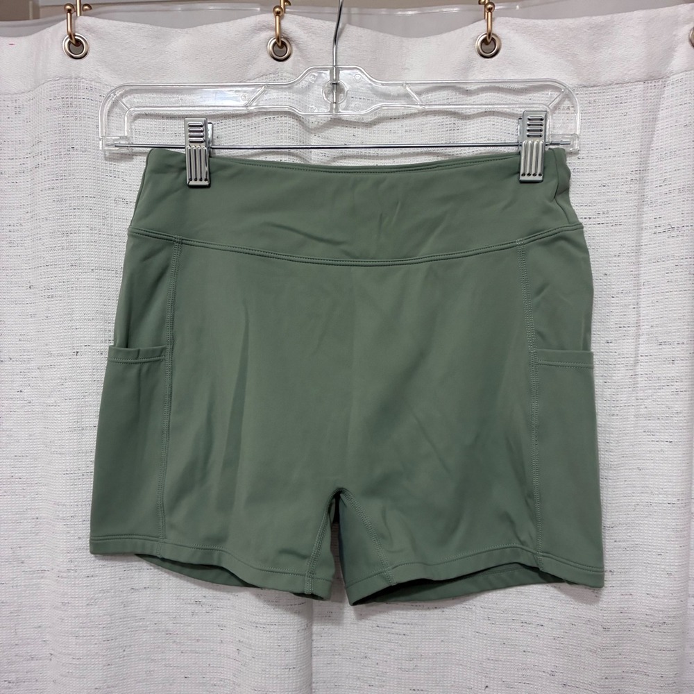 Halara Green High Waisted Active Shorts Womens Small Gym Athletic Form Fitted